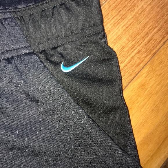 ❤️Nike Size Medium (8-10) Capri Pants❤️ - Picture 3 of 4